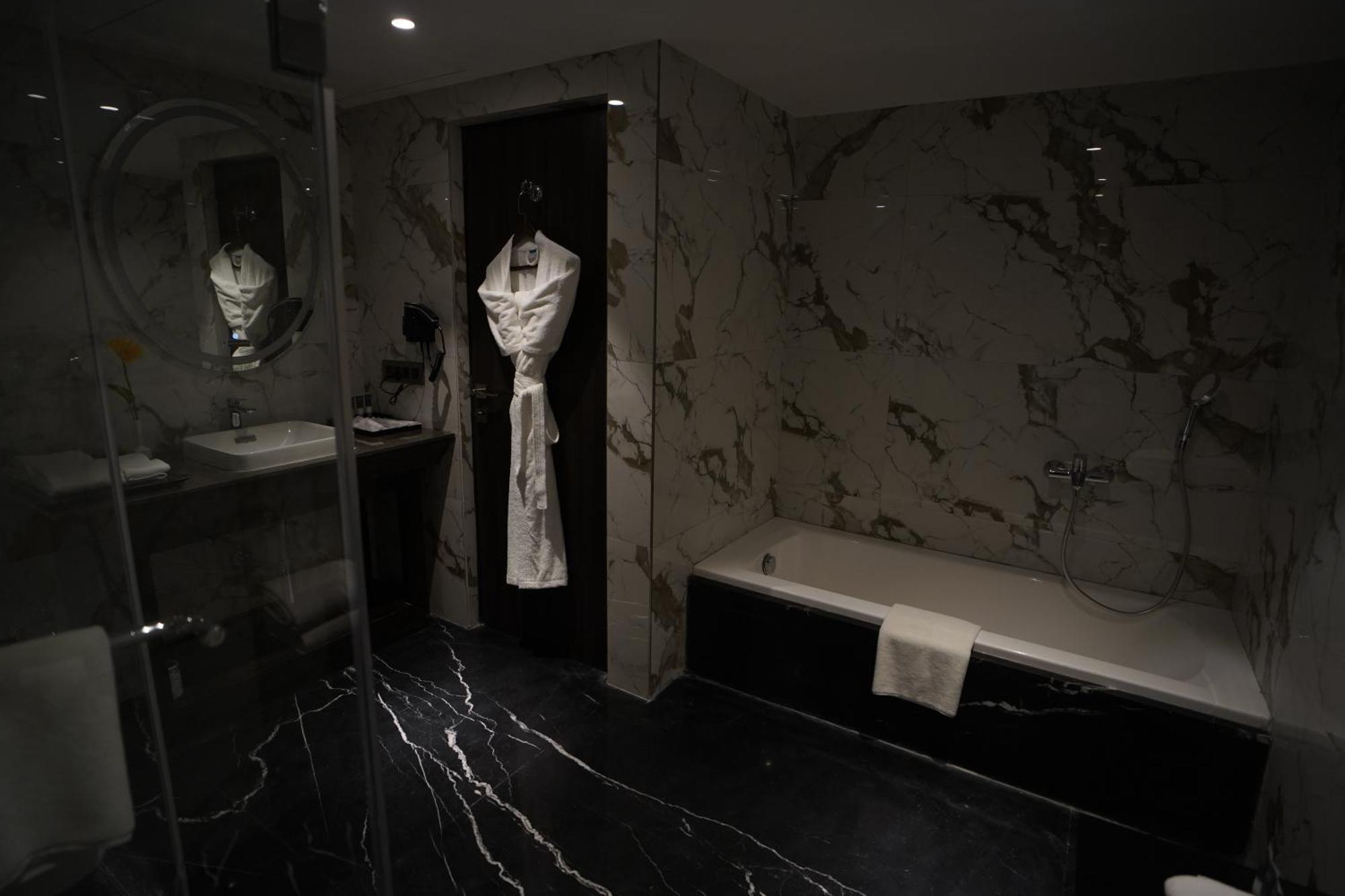 Hotel Soot Kolkata Bagian luar foto