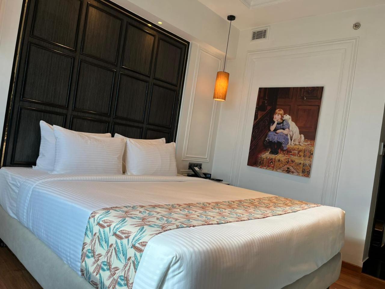 Hotel Soot Kolkata Bagian luar foto