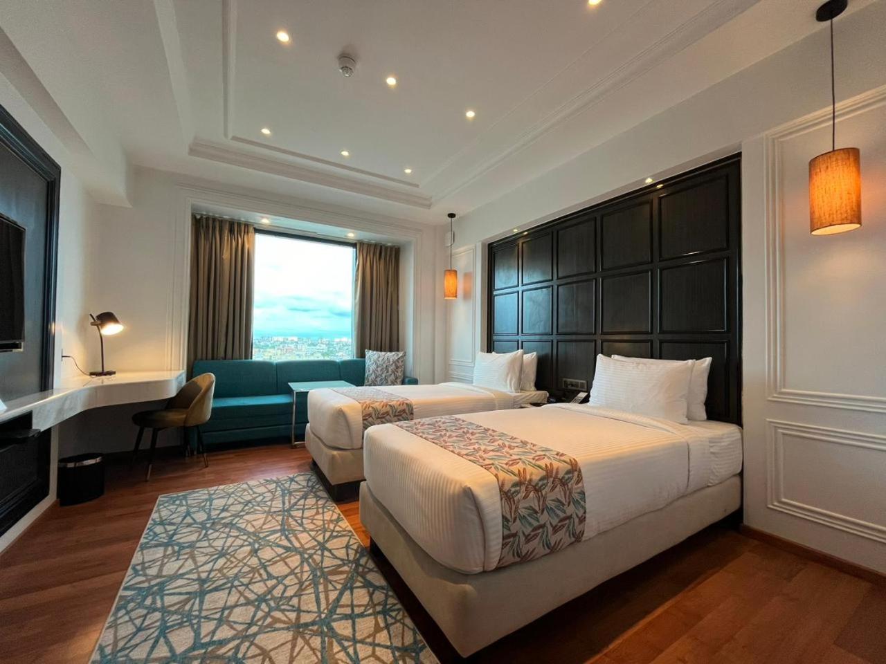 Hotel Soot Kolkata Bagian luar foto